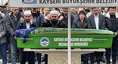 Annesini öldüren 17 yaşındaki kız tutuklandı