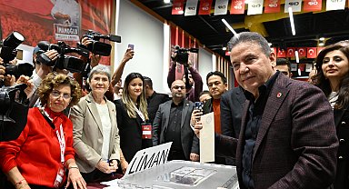 Antalya'da CHP'liler, ön seçim için sandık başına gitti