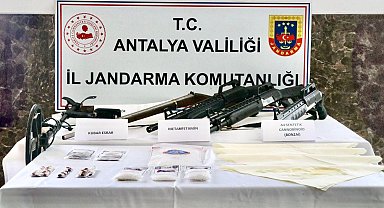 Antalya'da suç örgütü operasyonuna 21 tutuklama