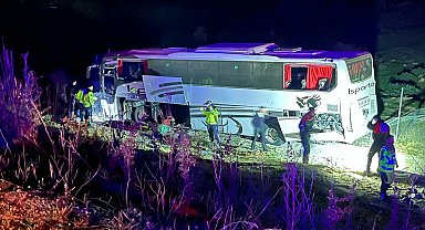 Aydın'da yolcu otobüsü bariyere çarptı: 1 ölü, 26 yaralı