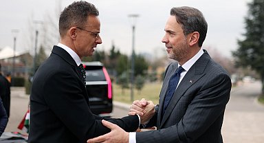 Bakan Bayraktar, Macaristan Bakanı Szijjarto ile görüştü