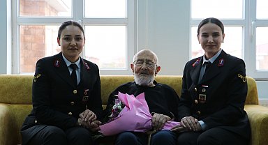 Bitlis'te jandarma, yaşlıları evlerinde ziyaret etti