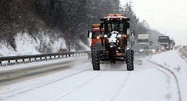 Bolu Dağı'nda kar yağışı