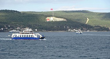 Bozcaada ve Gökçeada feribot seferlerine fırtına engeli