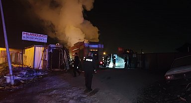 Bursa'da, geri dönüşüm tesisindeki yangın söndürüldü