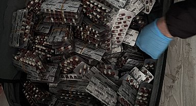 Çay ocağında 8 bin 456 sentetik hap ele geçirildi