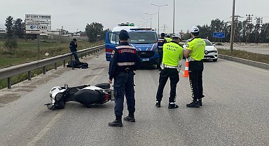 Ceyhan'da bariyerlere çarpan motosikletin sürücüsü hayatını kaybetti