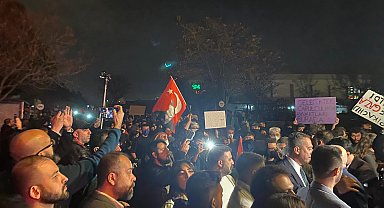 CHP'den RTÜK önünde 'yayın durdurma' protestosu