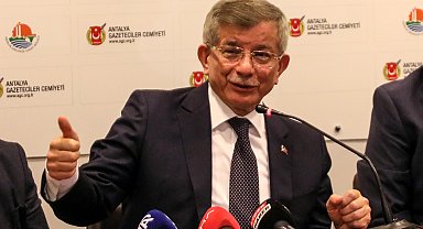 Davutoğlu: Gençleri bırakın, bayramı aileleriyle geçirsinler