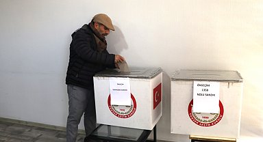 Diyarbakır'da CHP'liler ön seçimde 50 sandıkta oy kullanıyor