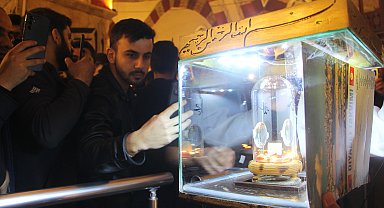 Edirne'de Kadir Gecesi'nde Sakal-ı Şerif ziyarete açıldı