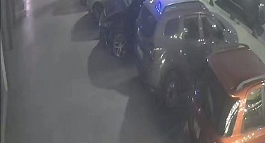 Ehliyetsiz sürücünün kullandığı otomobil yayaya çarpqtı; kaza kamerada