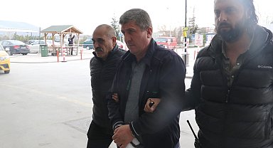 Eşini 14 bıçak darbesiyle öldüren sanığa tahrik indirimiyle 23 yıl hapis cezası