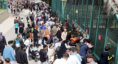 Gaziantep Hayvanat Bahçesi'ne ziyaretçi akını