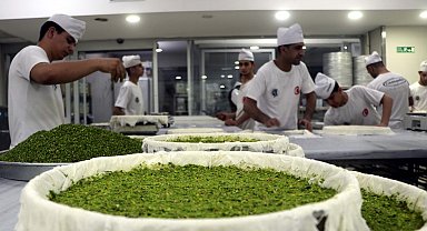 Gaziantep'te baklavacıların bayram mesaisi