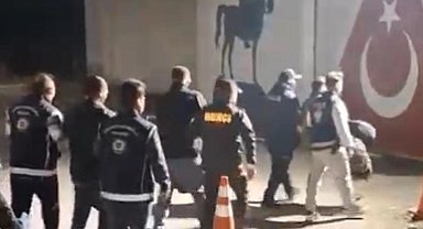 Gürcistan'a kaçma hazırlığında olan 3 firari hükümlü, TIR'da yakalandı