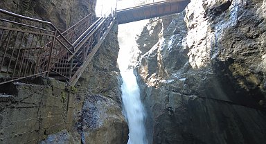 Havalar ısınmaya başladı, Samandere Şelalesi çağladı