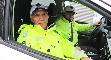 Huzurevi sakini hayaline kavuştu, 68 yaşında trafik polisi oldu