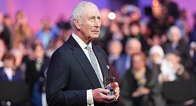 İngiltere Kralı Charles, kanser tedavisinin yan etkileri nedeniyle hastaneye kaldırıldı