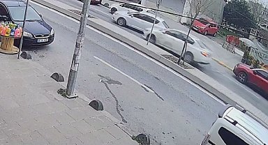 İstanbul - Arnavutköy'de 2 otomobil çarpıştı: 3 yaralı