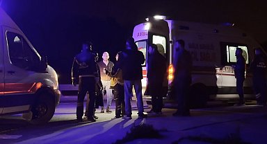 İstanbul- Arnavutköy'de otomobilin çarptığı hafif ticari araç takla attı: 6 yaralı