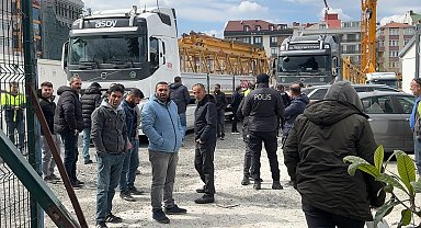 İstanbul- Avcılar'da paralarını alamayan işçiler eylem yaptı