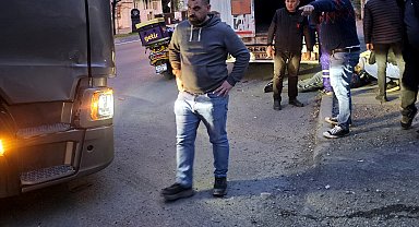 İstanbul- Avcılar'da TIR'ın çarptığı motosiklet sürücüsü hayatını kaybetti; kaza anı kamerada