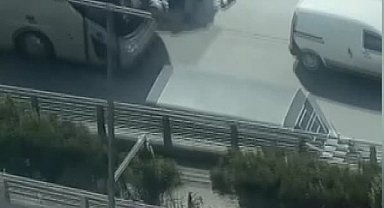 İstanbul -Başakşehir'de çekiçle saldırdığı TIR'ın altında ezilmekten son anda kurtuldu