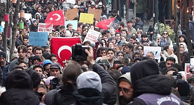 İstanbul- Beşiktaş'ta izinsiz yürüyüşe polis müdahale etti