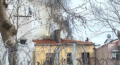İstanbul - Beyoğlu'nda metruk binada yangın