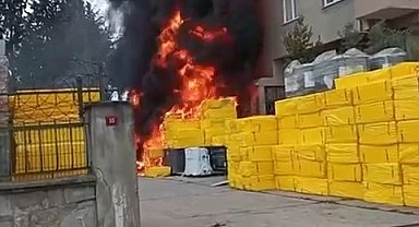 İstanbul - Pendik'te depoda yangın-1
