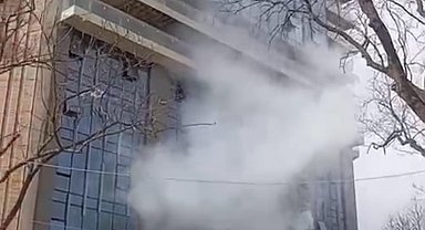 İstanbul - Sarıyer'de 25 katlı otel inşaatının dış cephesinde çıkan yangın söndürüldü