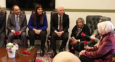 İstanbul - Vali Gül'den Darülaceze'ye bayram ziyareti