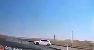Kars'ta 1 kişinin öldüğü, 6 kişinin yaralandığı kaza canlı yayına yansıdı