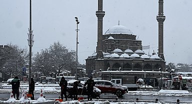 Kayseri'de kar yağışı