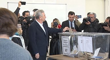 Mansur Yavaş, İmamoğlu için oy kullandı