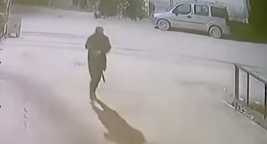 Mertcan'ı öldürdükten sonra tüfeğin dipçiğiyle cesedine vurmuş
