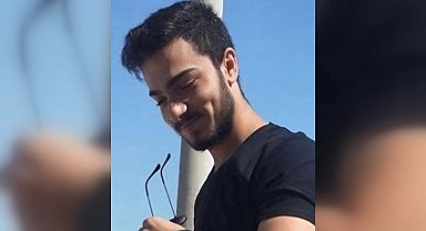 Motosiklet ile otomobilin çarpıştığı kaza kamerada; 1 ölü, 1 yaralı