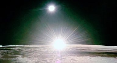 NASA, Ay'da gün batımını paylaştı