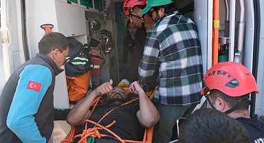 Ormana düşen yamaç paraşütçüsü 1,5 saatte kurtarıldı