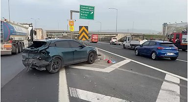 Osmangazi Köprüsü yolunda 2 cip çarpıştı: 1 yaralı