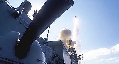 Rus denizaltı, Japon Denizi'nde 'Kalibr' seyir füzeleri fırlattı