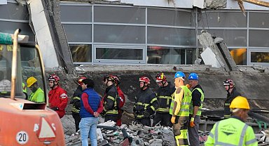 Sırbistan'daki tren istasyonu kazasında hayatını kaybedenlerin sayısı 16'ya yükseldi