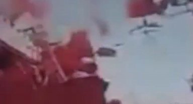 Sobaya benzin döktü, çıkan alevler kıyafetlerini tutuşturdu