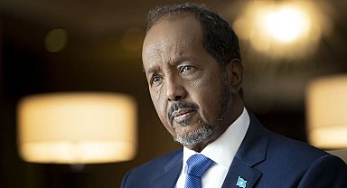Somali Cumhurbaşkanı Mahmud'un konvoyuna bombalı saldırı düzenlendi