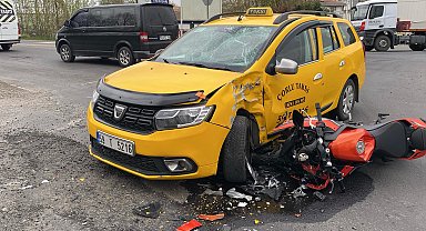 Taksi ile çarpışan motosikletin sürücüsü ağır yaralandı