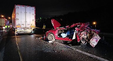 TEM Otoyolu'nda 10 aracın karıştığı zincirleme kaza; 2 ölü, 4 yaralı Yeniden