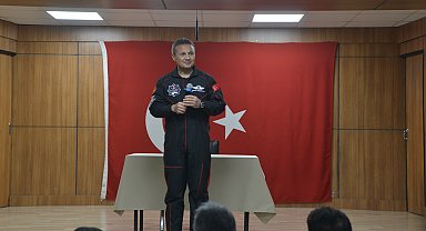 Türkiye'nin ilk astronotu Gezeravcı, Rize'de öğrenciler ile buluştu