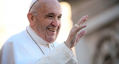 Vatikan: Papa bir ay sonra ilk kez yarın halkın önüne çıkacak