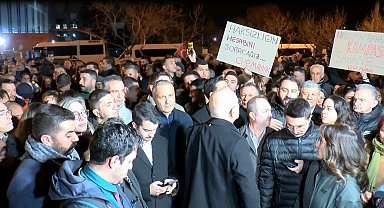 YÖK önünde toplanan CHP'lilerden 'diploma' tepkisi